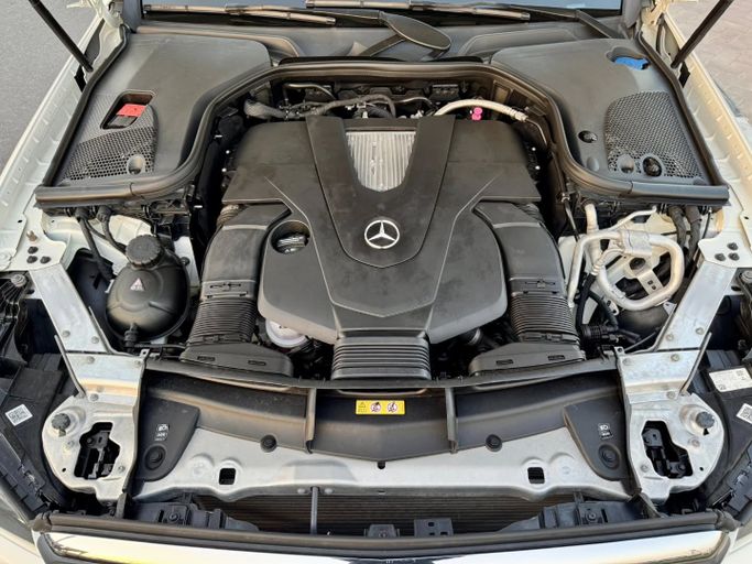 Used Mercedes-Benz E-Class 400 V (W213, S213, C238), 3.0 l, 2018 in Dubai by Saeed Auto, White color. Japanese Specs | AUTO.AE
