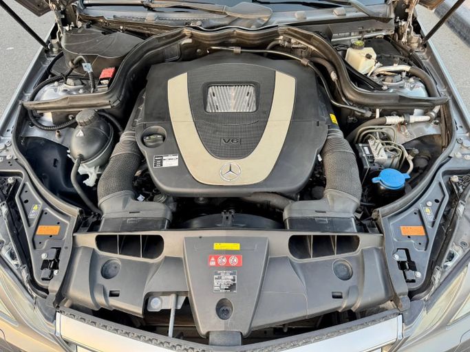 Used Mercedes-Benz E-Class 350 IV (W212, S212, C207), 3.5 l, 2010 in Dubai by Saeed Auto, Silver color. Japanese Specs | AUTO.AE