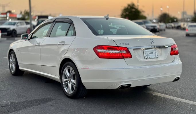 Used Mercedes-Benz E-Class 350 IV (W212, S212, C207), 3.5 l, 2012 in Dubai by Saeed Auto, White color. Japanese Specs | AUTO.AE