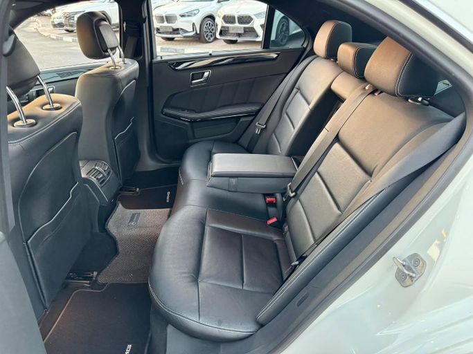 Used Mercedes-Benz E-Class 350 IV (W212, S212, C207), 3.5 l, 2011 in Dubai by Saeed Auto, White color. Japanese Specs | AUTO.AE
