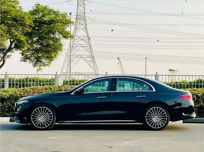 Новый Mercedes-Benz E-Class 200 VI (W214, S214), 2.0 л, 2025 в Дубае от Ideal Cars LLC Серый цвет. GCC | AUTO.AE