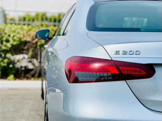 Новый Mercedes-Benz E-Class 200 VI (W214, S214), 2.0 л, 2023 в Дубае от Ideal Cars LLC Серебристый цвет. GCC | AUTO.AE