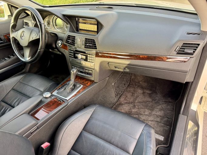 Подержанный Mercedes-Benz E-Class 350 IV (W212, S212, C207), 3.5 л, 2011 в Дубае от Saeed Auto Белый цвет. Японская | AUTO.AE