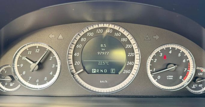 Подержанный Mercedes-Benz E-Class 350 IV (W212, S212, C207), 3.5 л, 2011 в Дубае от Saeed Auto Белый цвет. Японская | AUTO.AE