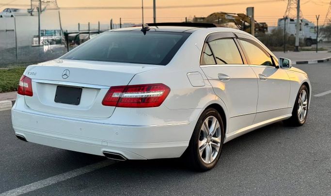 Used Mercedes-Benz E-Class 350 IV (W212, S212, C207) Facelift, 3.5 l, 2013 in Dubai by Saeed Auto, White color. Japanese Specs | AUTO.AE