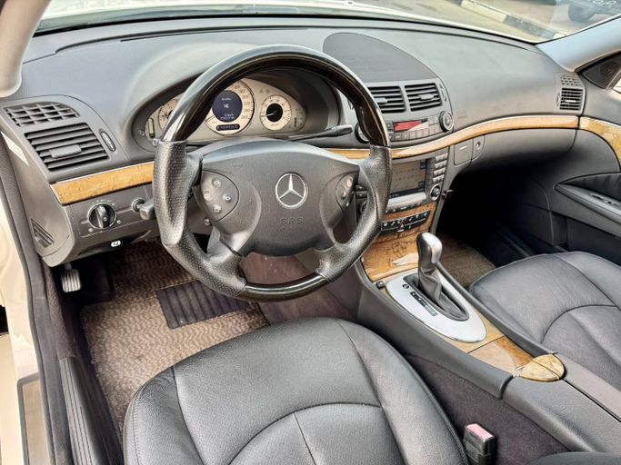 Подержанный Mercedes-Benz E-Class 350 III (W211, S211) Рестайлинг, 3.5 л, 2006 в Дубае от Saeed Auto Белый цвет. Японская | AUTO.AE