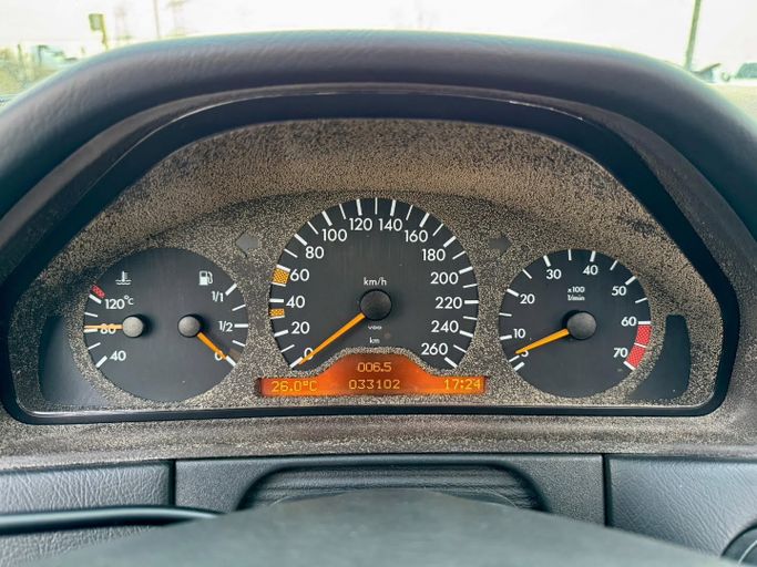 Used Mercedes-Benz E-Class 420 II (W210, S210), 4.2 l, 1997 in Dubai by Saeed Auto, Grey color. Japanese Specs | AUTO.AE