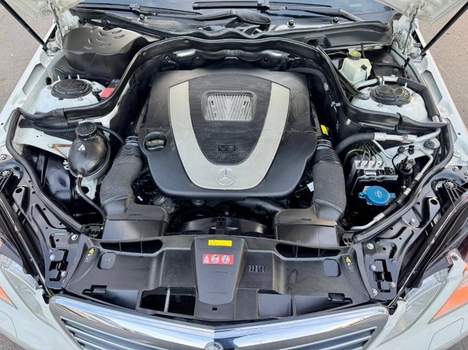 Подержанный Mercedes-Benz E-Class 350 IV (W212, S212, C207), 3.5 л, 2009 в Дубае от Saeed Auto Белый цвет. Японская | AUTO.AE