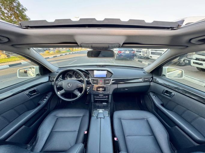 Used Mercedes-Benz E-Class 350 IV (W212, S212, C207), 3.5 l, 2010 in Dubai by Saeed Auto, White color. Japanese Specs | AUTO.AE