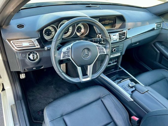 Подержанный Mercedes-Benz E-Class 300 V (W213, S213, C238), 2.0 л, 2016 в Дубае от Saeed Auto Белый цвет. Японская | AUTO.AE