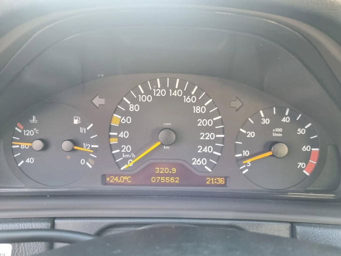 Подержанный Mercedes-Benz E-Class 320 II (W210, S210) Рестайлинг, 3.2 л, 2000 в Дубае от Saeed Auto Белый цвет. Японская | AUTO.AE