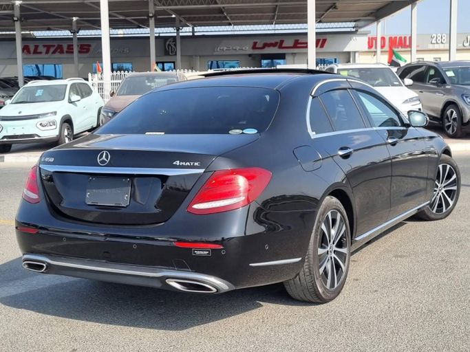 Подержанный Mercedes-Benz E-Class 450 V (W213, S213, C238), 3.0 л, 2019 в Дубае от Saeed Auto Черный цвет. Японская | AUTO.AE