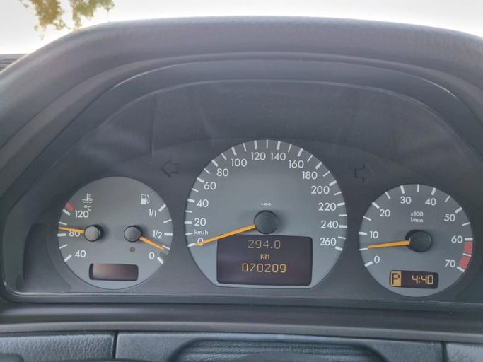 Подержанный Mercedes-Benz E-Class 430 II (W210, S210) Рестайлинг, 4.3 л, 2000 в Дубае от Saeed Auto Черный цвет. Японская | AUTO.AE