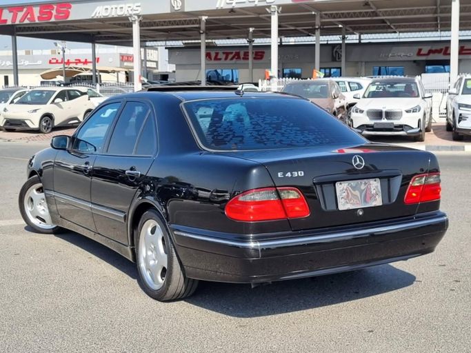 Подержанный Mercedes-Benz E-Class 430 II (W210, S210) Рестайлинг, 4.3 л, 2000 в Дубае от Saeed Auto Черный цвет. Японская | AUTO.AE