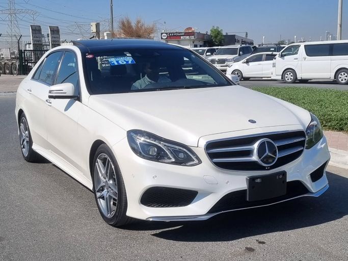 Подержанный Mercedes-Benz E-Class 300 V (W213, S213, C238), 2.0 л, 2016 в Дубае от Saeed Auto Белый цвет. Японская | AUTO.AE