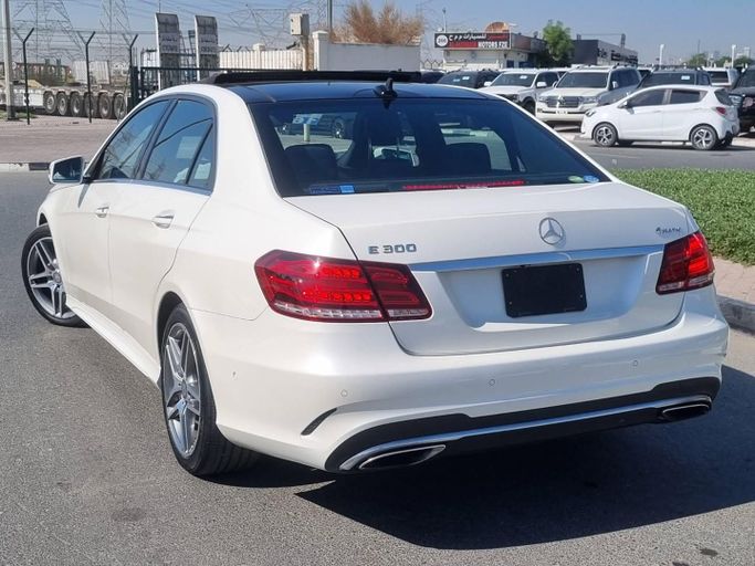 Подержанный Mercedes-Benz E-Class 300 V (W213, S213, C238), 2.0 л, 2016 в Дубае от Saeed Auto Белый цвет. Японская | AUTO.AE
