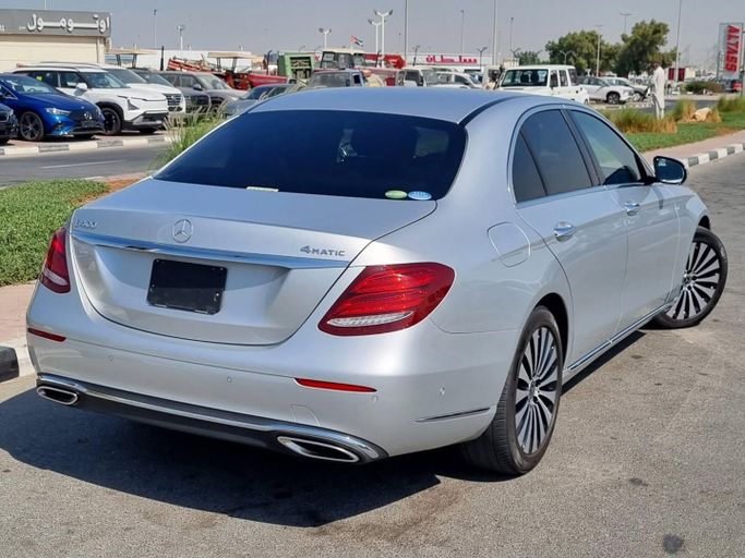 Подержанный Mercedes-Benz E-Class 400 V (W213, S213, C238), 3.0 л, 2018 в Дубае от Saeed Auto Серый цвет. Японская | AUTO.AE