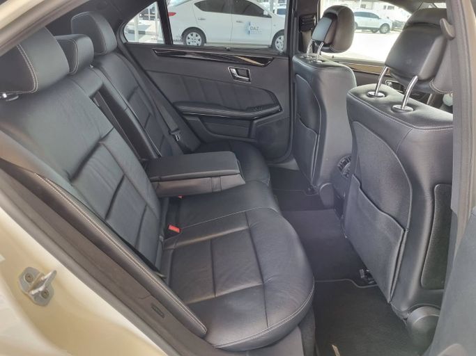 Подержанный Mercedes-Benz E-Class 350 IV (W212, S212, C207), 3.5 л, 2009 в Дубае от Saeed Auto Белый цвет. Японская | AUTO.AE