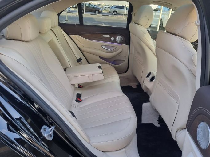 Подержанный Mercedes-Benz E-Class 450 V (W213, S213, C238), 3.0 л, 2019 в Дубае от Saeed Auto Черный цвет. Японская | AUTO.AE
