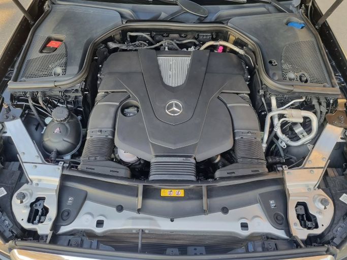 Подержанный Mercedes-Benz E-Class 450 V (W213, S213, C238), 3.0 л, 2019 в Дубае от Saeed Auto Черный цвет. Японская | AUTO.AE