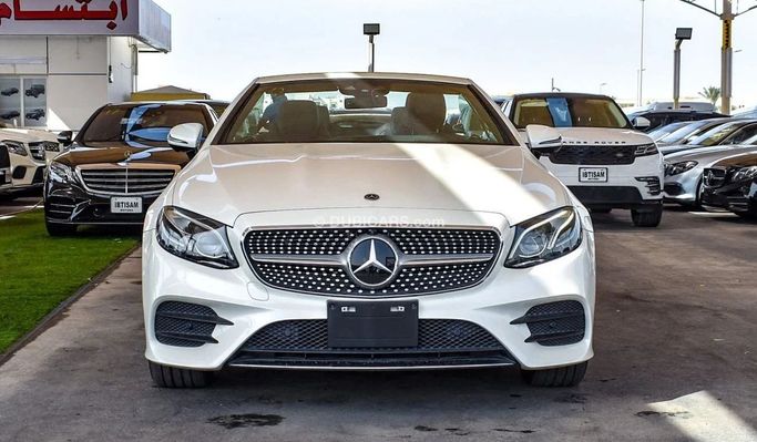 Подержанный Mercedes-Benz E-Class 400 V (W213, S213, C238), 3.0 л, 2018 в Дубае от Ibitisam Motors Белый цвет.  | AUTO.AE
