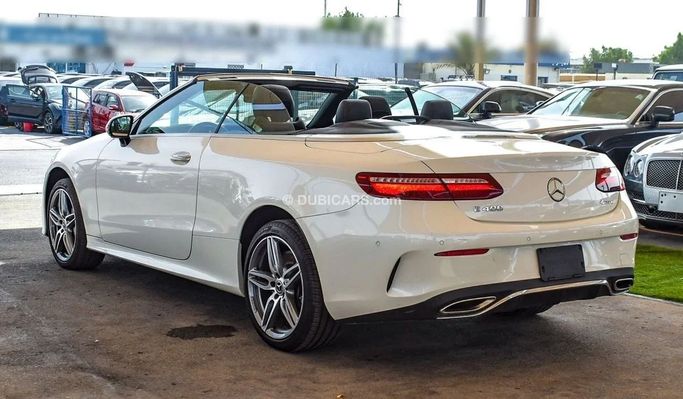 Подержанный Mercedes-Benz E-Class 400 V (W213, S213, C238), 3.0 л, 2018 в Дубае от Ibitisam Motors Белый цвет.  | AUTO.AE