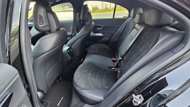 Новый Mercedes-Benz E-Class 200 VI (W214, S214), 2.0 л, 2025 в Дубае от Falcons GT Motors FZCO Черный цвет. Европейская | AUTO.AE