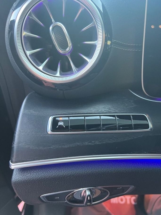 Used Mercedes-Benz E-Class 200 V (W213, S213, C238), 2.0 l, 2020 in Dubai by Quatro Motors, Black color.  | AUTO.AE