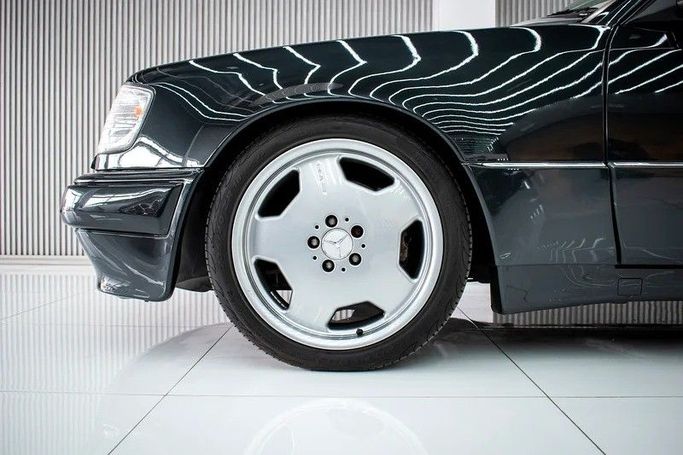 Подержанный Mercedes-Benz E-Class 500 I (W124), 5.0 л, 1993 в Дубае от Maestro Motors Черный цвет. Японская | AUTO.AE
