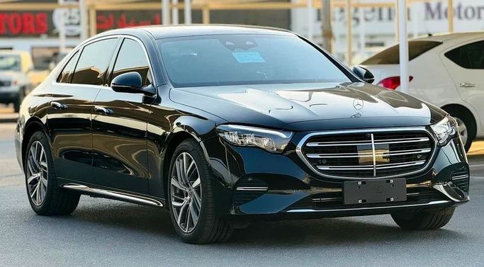 Подержанный Mercedes-Benz E-Class 300 L VI (W214, S214), 2.0 л, 2024 в Дубае от Mirza Automobile FZE Черный цвет. Китайская | AUTO.AE