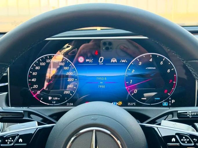 Подержанный Mercedes-Benz E-Class 300 L VI (W214, S214), 2.0 л, 2024 в Дубае от Mirza Automobile FZE Черный цвет. Китайская | AUTO.AE