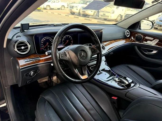 Used Mercedes-Benz E-Class 400 V (W213, S213, C238), 3.0 l, 2017 in Dubai by Mirza Automobile FZE, Black color. Japanese Specs | AUTO.AE