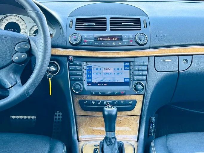 Подержанный Mercedes-Benz E-Class 350 III (W211, S211) Рестайлинг, 3.5 л, 2007 в Дубае от Mirza Automobile FZE Черный цвет. Японская | AUTO.AE