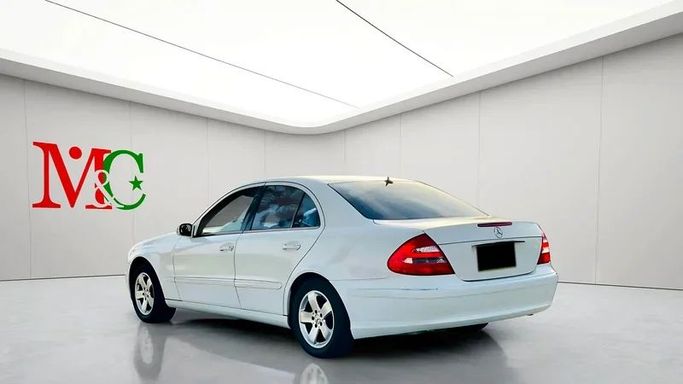 Подержанный Mercedes-Benz E-Class 240 III (W211, S211), 2.6 л, 2003 в Дубае от Mirza Automobile FZE Белый цвет. Японская | AUTO.AE
