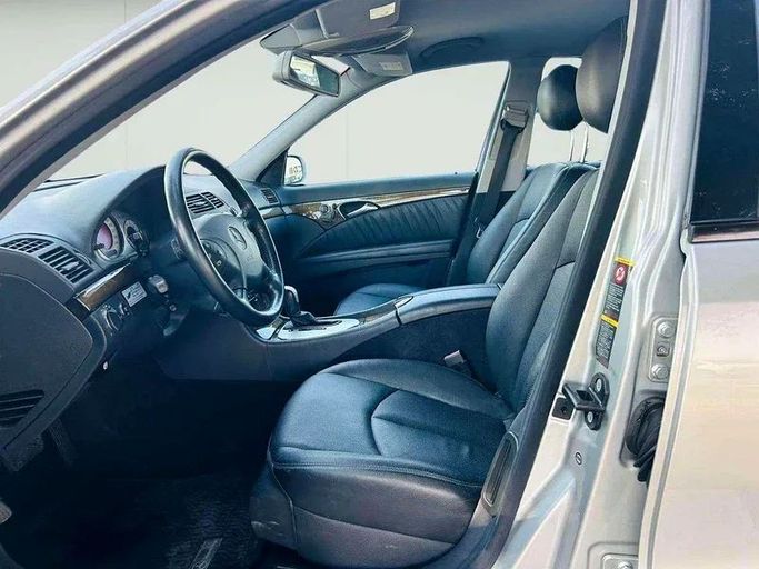 Подержанный Mercedes-Benz E-Class 350 III (W211, S211), 3.5 л, 2005 в Дубае от Mirza Automobile FZE Серебристый цвет. Японская | AUTO.AE