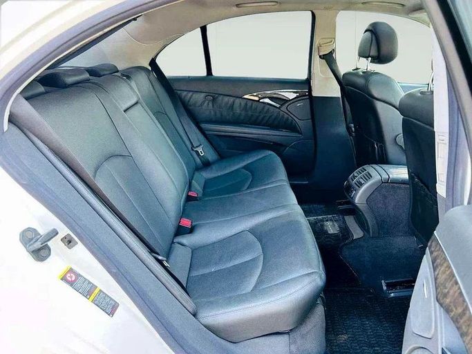 Подержанный Mercedes-Benz E-Class 320 III (W211, S211), 3.2 л, 2004 в Дубае от Mirza Automobile FZE Белый цвет. Японская | AUTO.AE