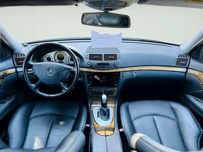 Подержанный Mercedes-Benz E-Class 320 III (W211, S211), 3.2 л, 2004 в Дубае от Mirza Automobile FZE Белый цвет. Японская | AUTO.AE