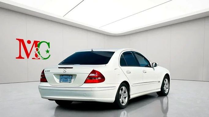 Подержанный Mercedes-Benz E-Class 320 III (W211, S211), 3.2 л, 2004 в Дубае от Mirza Automobile FZE Белый цвет. Японская | AUTO.AE