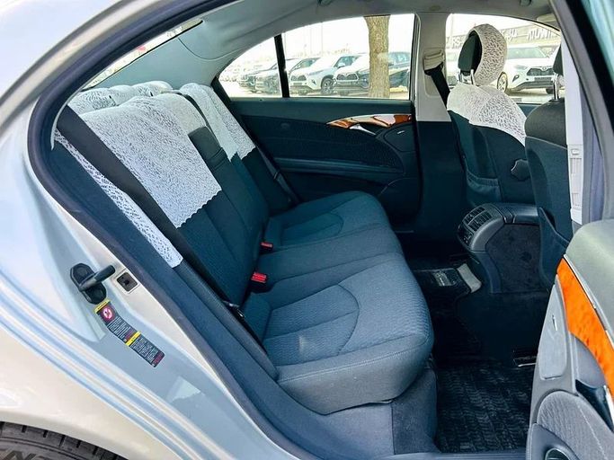 Подержанный Mercedes-Benz E-Class 240 III (W211, S211), 2.6 л, 2004 в Дубае от Mirza Automobile FZE Серебристый цвет. Японская | AUTO.AE