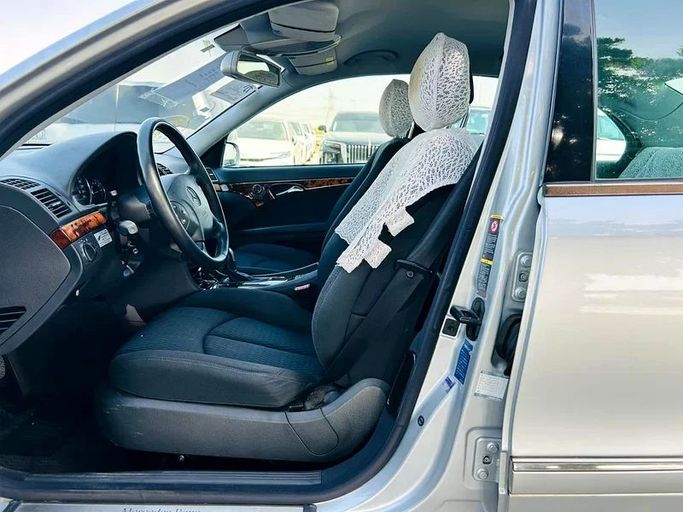 Подержанный Mercedes-Benz E-Class 240 III (W211, S211), 2.6 л, 2004 в Дубае от Mirza Automobile FZE Серебристый цвет. Японская | AUTO.AE