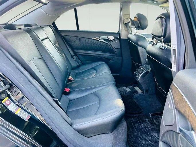 Подержанный Mercedes-Benz E-Class 320 III (W211, S211), 3.2 л, 2004 в Дубае от Mirza Automobile FZE Черный цвет. Японская | AUTO.AE