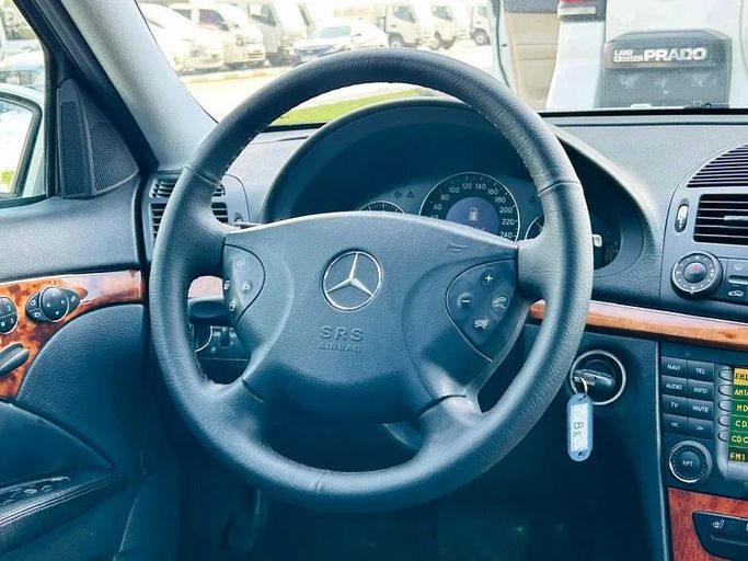 Подержанный Mercedes-Benz E-Class 240 III (W211, S211), 2.6 л, 2002 в Дубае от Mirza Automobile FZE Белый цвет. Японская | AUTO.AE