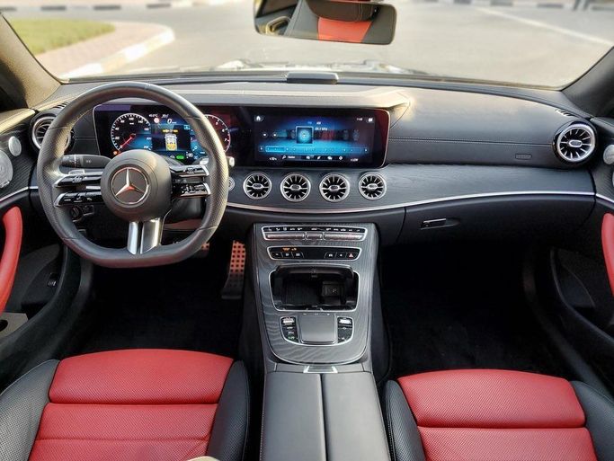 Подержанный Mercedes-Benz E-Class 450 V (W213, S213, C238) Рестайлинг, 3.0 л, 2021 в Дубае от Japan Motors Черный цвет. Other | AUTO.AE