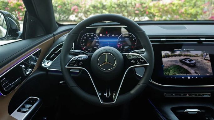 Новый Mercedes-Benz E-Class 200 VI (W214, S214), 2 л, 2026 в Дубае от Pegasus Automobile Синий цвет. Европейская | AUTO.AE