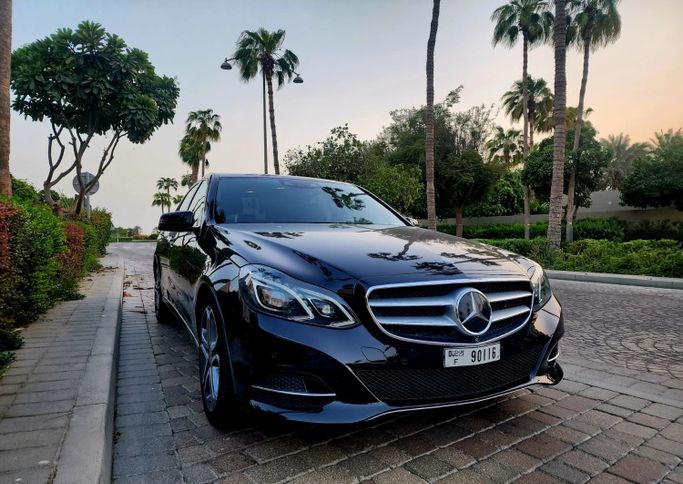 Used Mercedes-Benz E-Class 300 CDI BlueTEC IV (W212, S212, C207) Facelift, 2.1 l, 2014 in Dubai, Black color. Japanese Specs | AUTO.AE