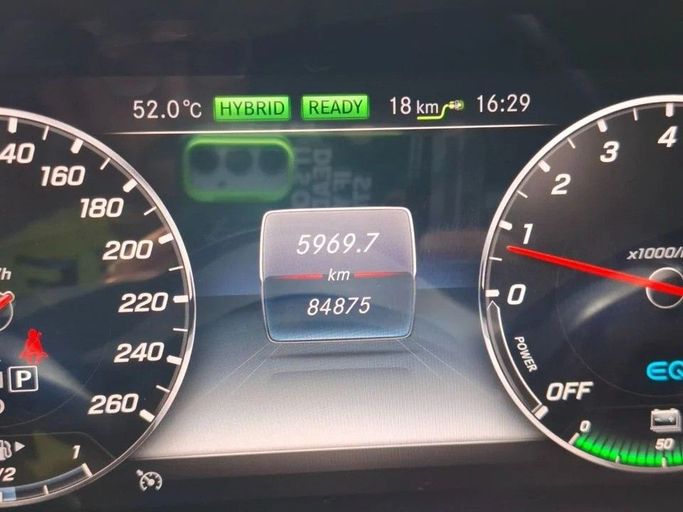 Подержанный Mercedes-Benz E-Class 300 e V (W213, S213, C238), 2.0 л, 2019 в Дубае от Barkat Alrahmen Motors Серый цвет. Корейская | AUTO.AE