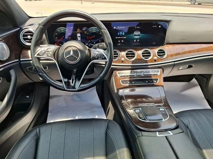 Подержанный Mercedes-Benz E-Class 350 V (W213, S213, C238) Рестайлинг, 2.0 л, 2021 в Дубае от Barkat Alrahmen Motors Черный цвет. Американская | AUTO.AE