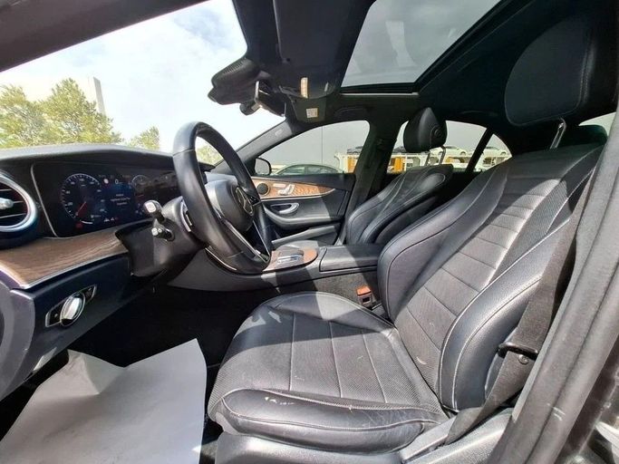 Подержанный Mercedes-Benz E-Class 220 d V (W213, S213, C238), 1.9 л, 2021 в Дубае от Barkat Alrahmen Motors Черный цвет. Корейская | AUTO.AE