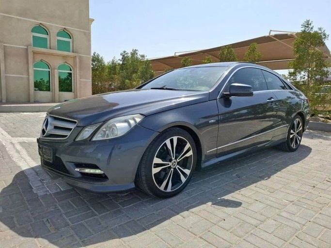 Подержанный Mercedes-Benz E-Class 350 IV (W212, S212, C207), 3.5 л, 2012 в Дубае от Barkat Alrahmen Motors Серый цвет. GCC | AUTO.AE