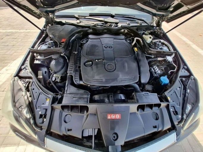 Подержанный Mercedes-Benz E-Class 350 IV (W212, S212, C207), 3.5 л, 2012 в Дубае от Barkat Alrahmen Motors Серый цвет. GCC | AUTO.AE